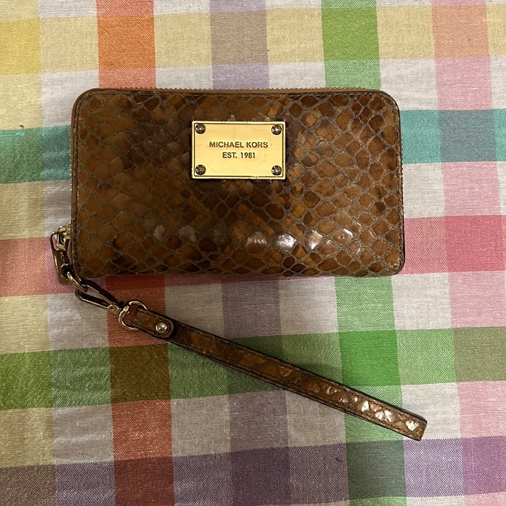 Michael Kors wristlet/wallet